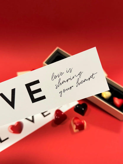 Colectia LOVE - Love is sharing your heart! Asortiment de 6 praline pline cu iubire