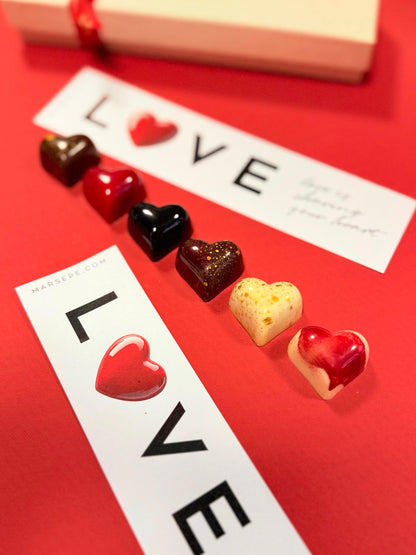 Colectia LOVE - Love is sharing your heart! Asortiment de 6 praline pline cu iubire